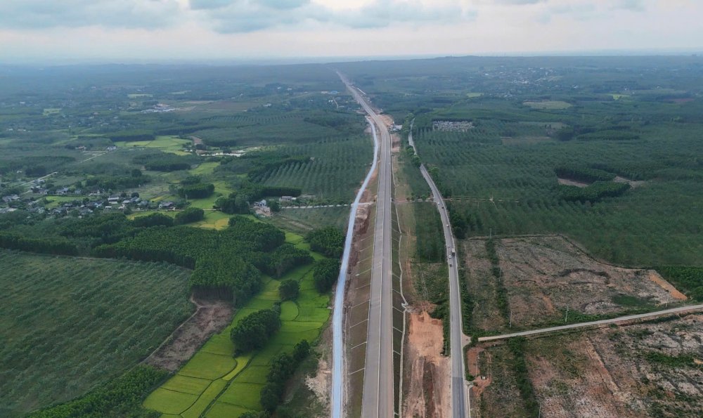 Cao tốc Bắc - Nam đoạn Quảng Trị: Thi công xuyên lễ, quyết tâm về đích