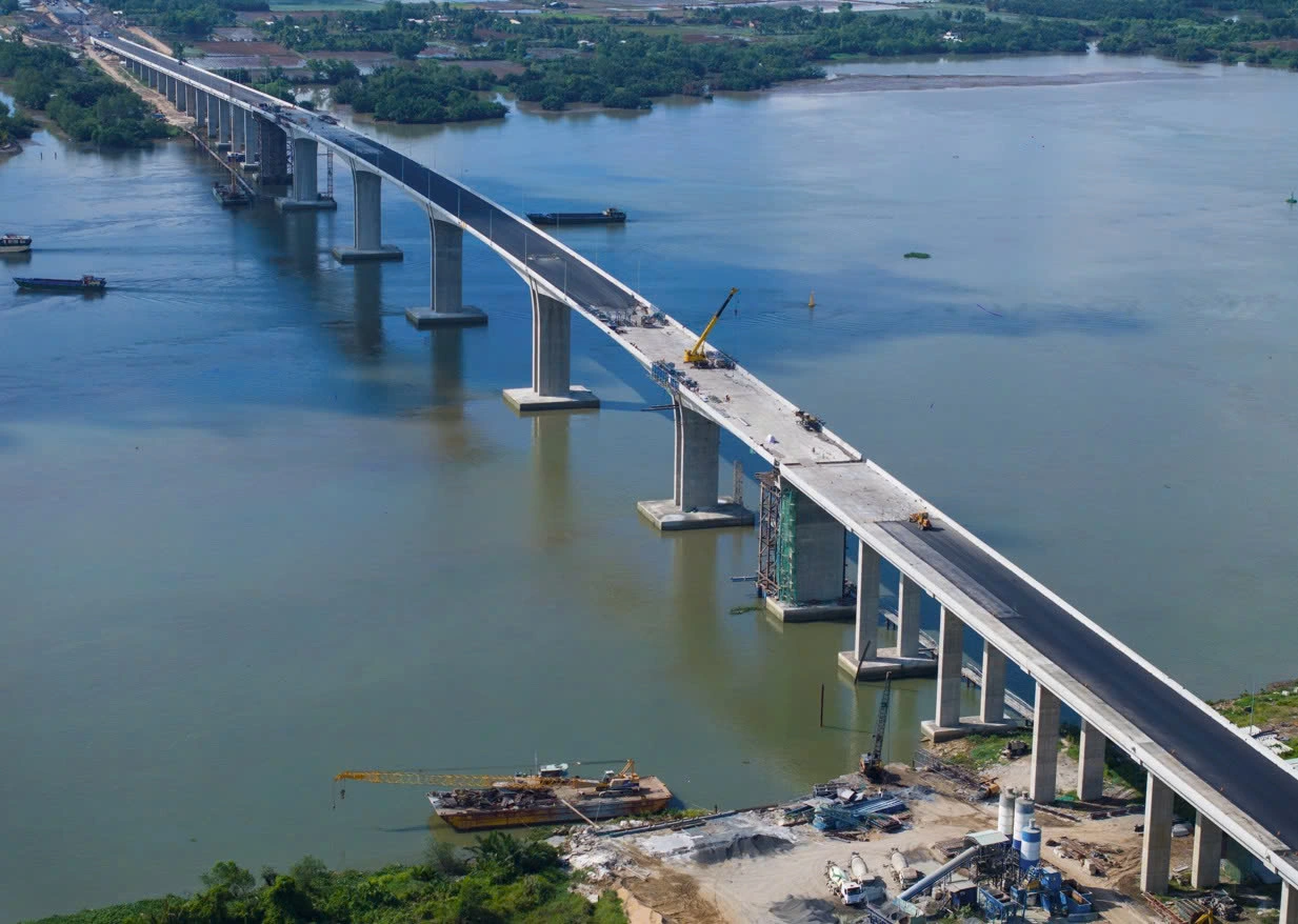 TPHCM và Đồng Nai Thúc Đẩy Xây Dựng Cầu Cát Lái và Tuyến Đường Sắt Kết Nối