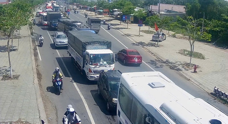 Cầu Rạch Miễu Tắc Nghẽn Ngày Trở Lại Sau Lễ, Người Dân Chật Vật Dưới Nắng Nóng