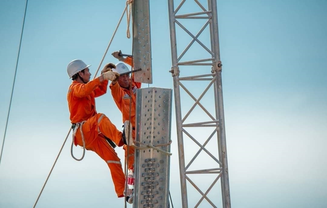 Tăng giá điện: Giải pháp kinh tế hay gánh nặng cho người dân?