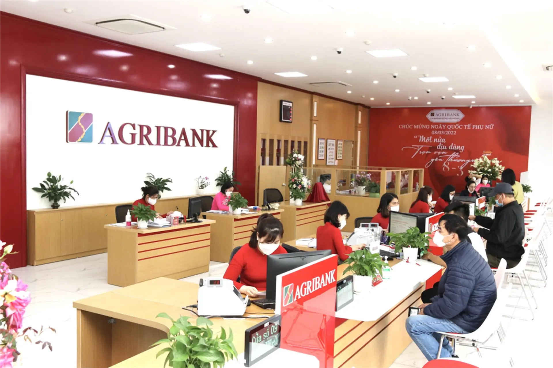 Điểm tin lãi suất ngân hàng ngày 16/05/2025: CBBank dẫn đầu, MB điều chỉnh giảm