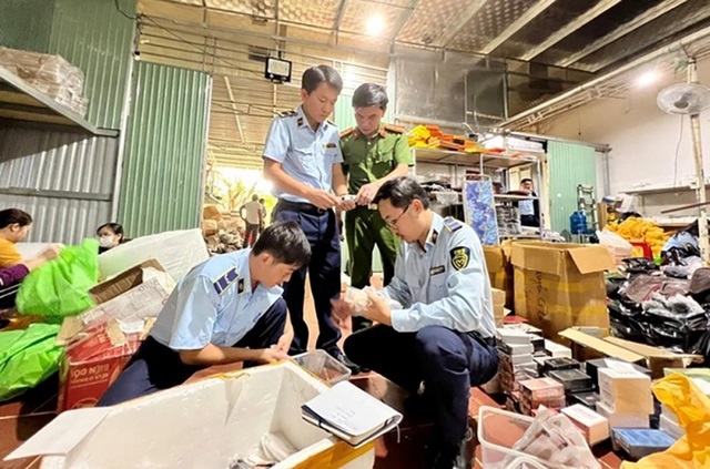 Thủ Tướng Chỉ Đạo Nóng Về Tình Hình Buôn Lậu Hàng Giả
