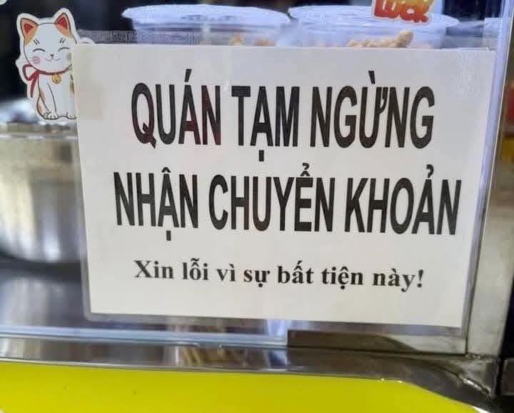 Từ Chối Chuyển Khoản Ngân Hàng: 'Lách Thuế' Hay Tự Đào Thải Khỏi Thị Trường?