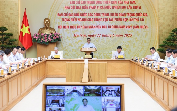 800km Cao tốc cuối năm 2025: 'Cú hích' hạ tầng hay Áp lực giải ngân?