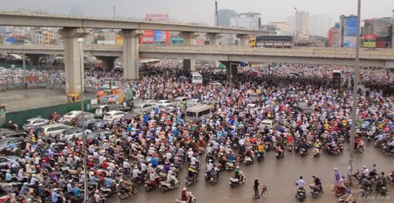 Hà Nội Siết Xe Máy Xăng: 'Điểm Tựa' Bất Động Sản Cho Thuê và Xe Điện Lên Ngôi?