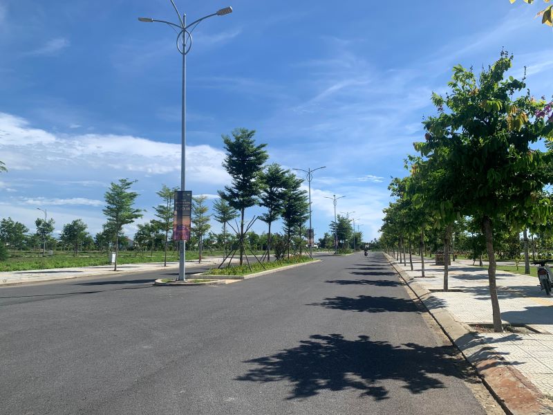 Đà Nẵng: Đất Nền 'Âm Thầm' Tăng Nhiệt, Căn Hộ Cao Cấp Bội Thực - Nhà Đầu Tư Cần Thận Trọng!